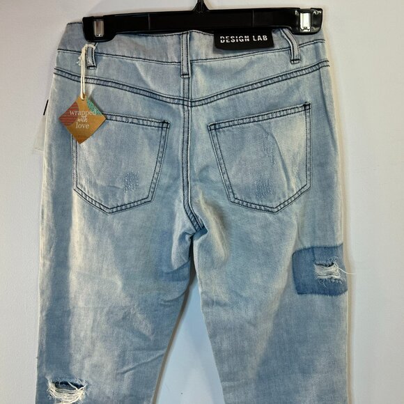 Design Lab Women's Boyfriend Patch Destroyed Jeans - Size 24 - NWT - Picture 4 of 5